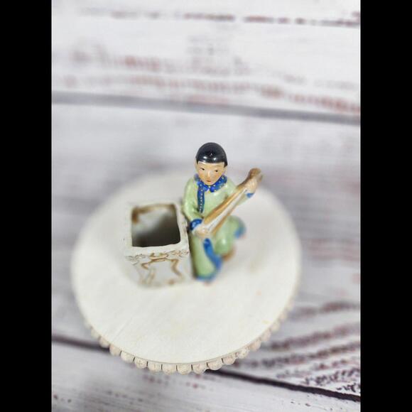 Occupied Japan Vintage Small Planter with figurine - Picture 3 of 7